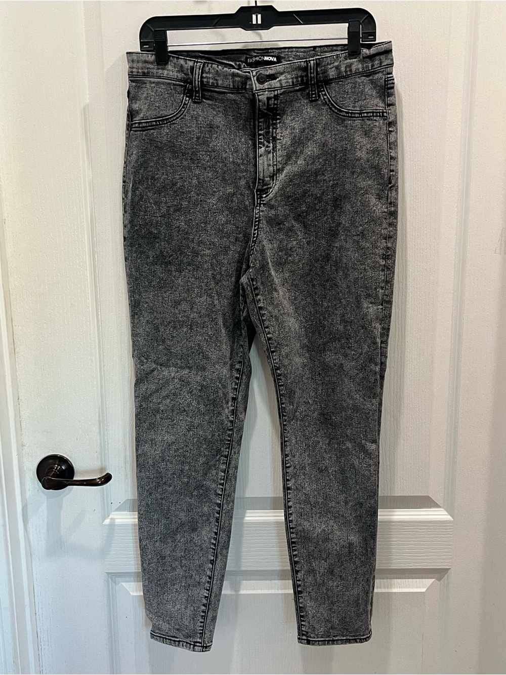 Fashion Nova Women's Grey Acid Wash Skinny Jeans